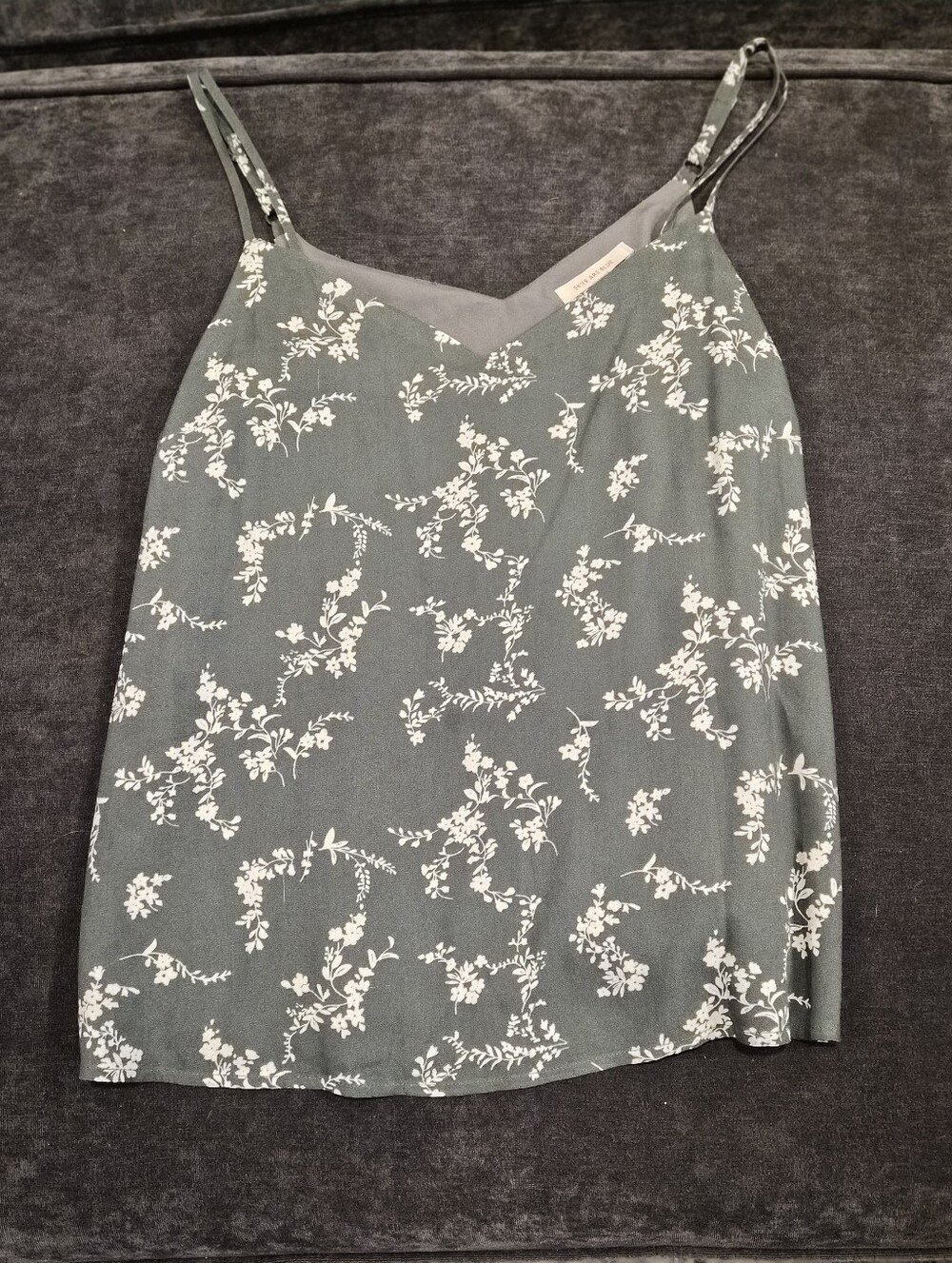NWOT Skies Are Blue Floral V-Neck Spaghetti Strap Cami Top - Sage Green